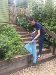 MS vols gardening